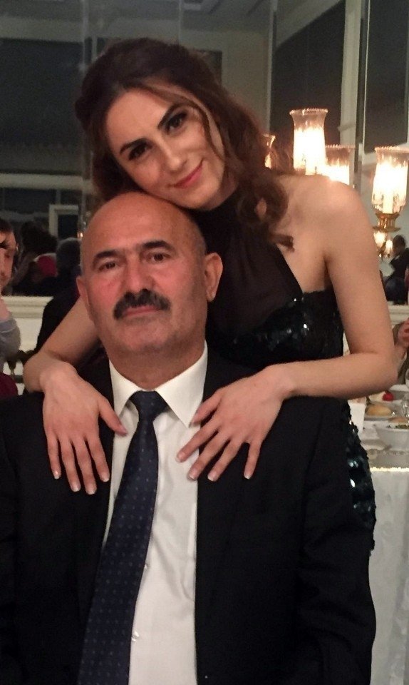 Babasını kaybeden genç kızın isyanı