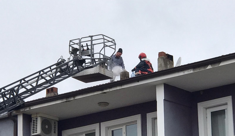 Baca yangınında 3 dairede zarar oluştu