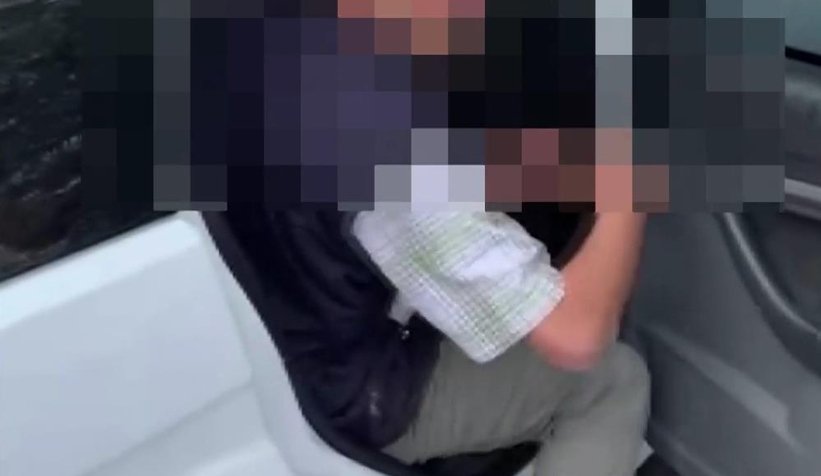 Bagaj ve yolcu kısmından 8 kaçak göçmen çıktı