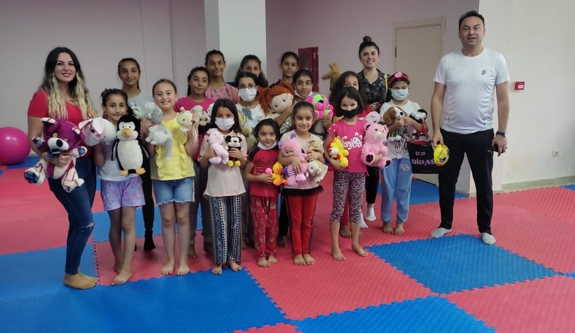 Bağışlanan oyuncaklar Suriyeli çocuklara gönderildi