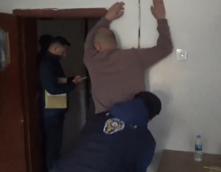 bahis-dolandiricilik-ve-cocuk-mustehcenligi-operasyonu-181-gozaltinmdkl2jha3