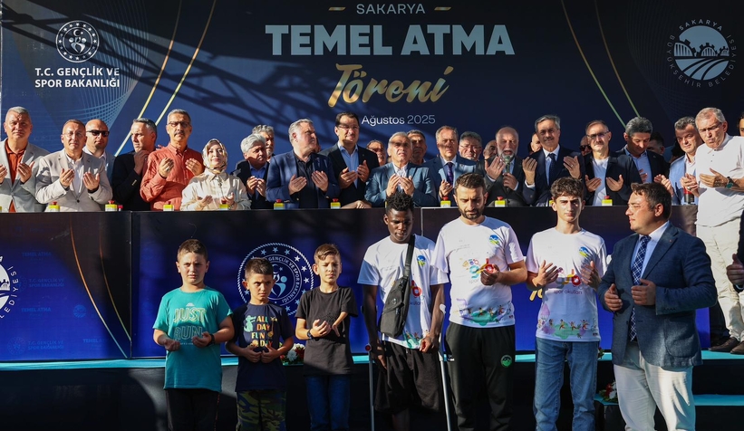 Bakan Bak Sakarya'da; Şehrin en büyük spor yatırımları hayata geçiyor