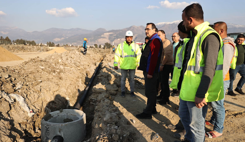 Bakan Dönmez Büyükşehir'in çalışma sahasındaydı