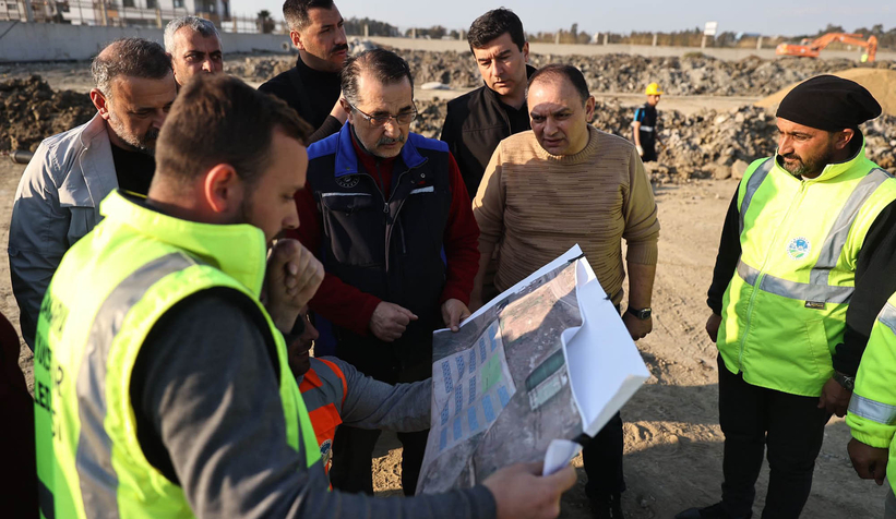 Bakan Dönmez Büyükşehir'in çalışma sahasındaydı