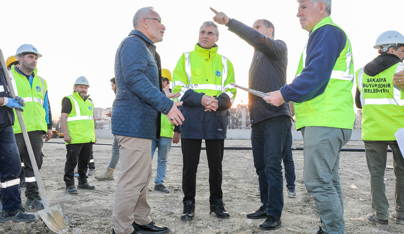 Bakan Dönmez Büyükşehir'in çalışma sahasındaydı