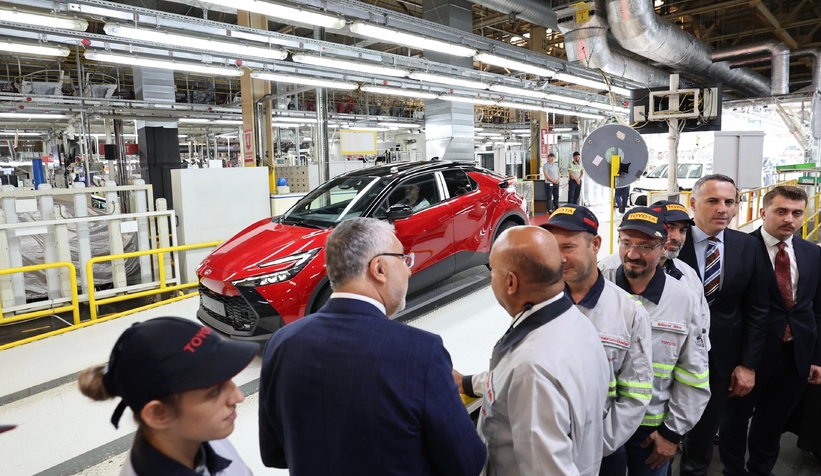 bakan-isikhan-toyota-yi-ziyaret-ettizytjtdjmr2