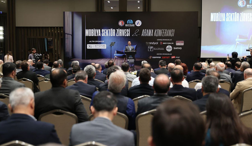 Bakan Kacır Sakarya'da mobilya zirvesine katıldı