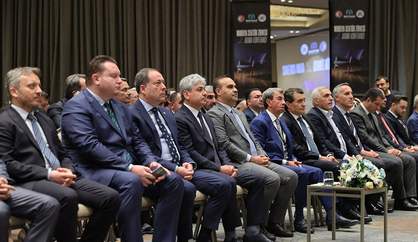 Bakan Kacır Sakarya'da mobilya zirvesine katıldı