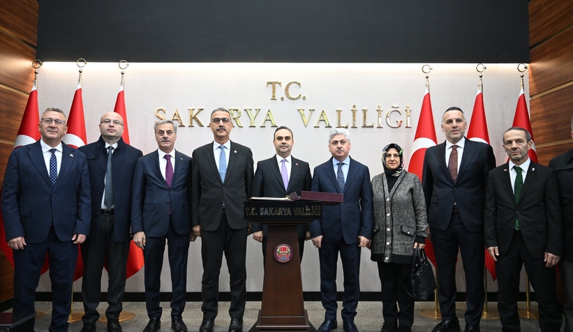 bakan-kacir-sakarya-ya-geldidmtnwmpsv0