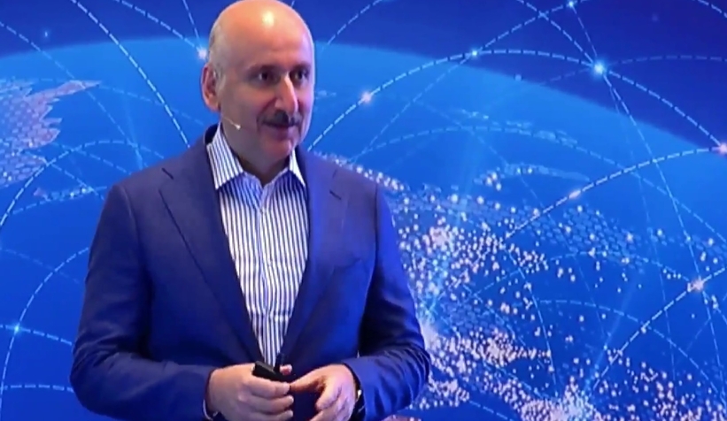 Bakan Karaismailoğlu Sakarya'da çalıştaya katıldı