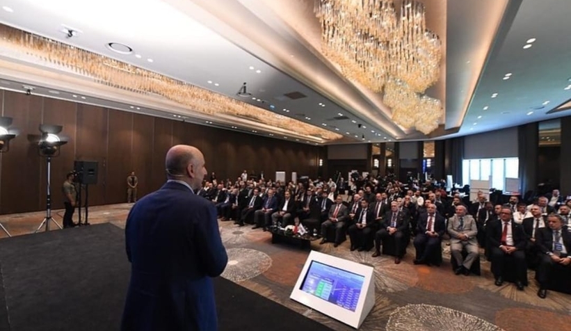 Bakan Karaismailoğlu Sakarya'da çalıştaya katıldı