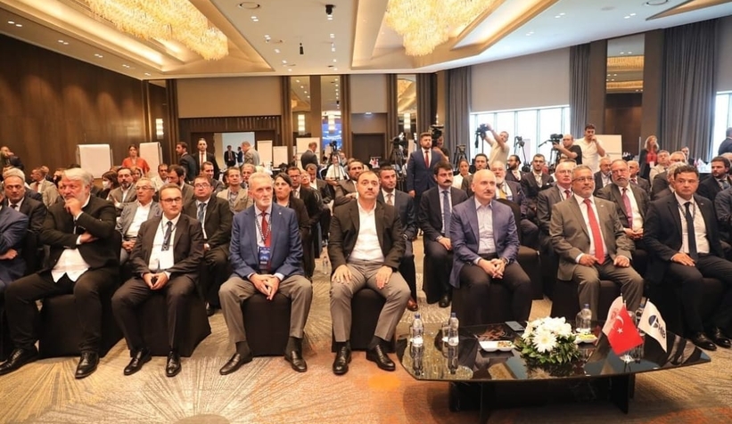 Bakan Karaismailoğlu Sakarya'da çalıştaya katıldı