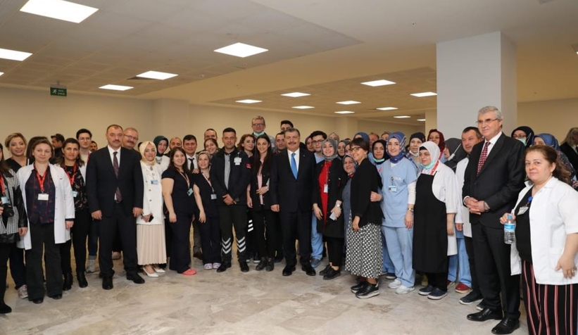 bakan-koca-seah-ta-iftar-yapti-hastalari-ziyaret-ettiufzldep6a1