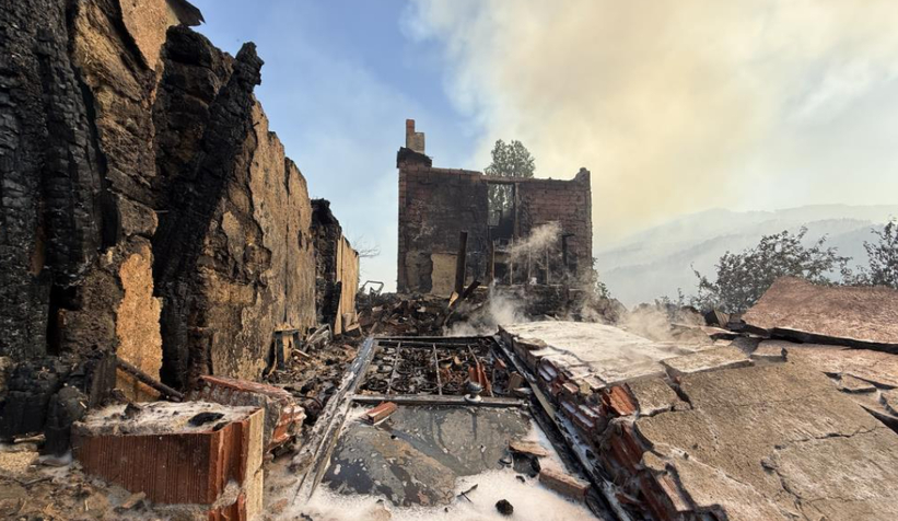 Bakan Kurum Geyve'de 7 konutun hasar gördüğünü açıkladı