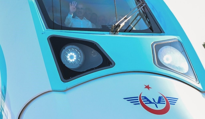 Bakan Sakarya'da Milli Elektrikli Tren’i test etti