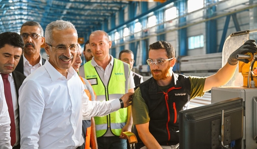 Bakan Sakarya'da Milli Elektrikli Tren’i test etti