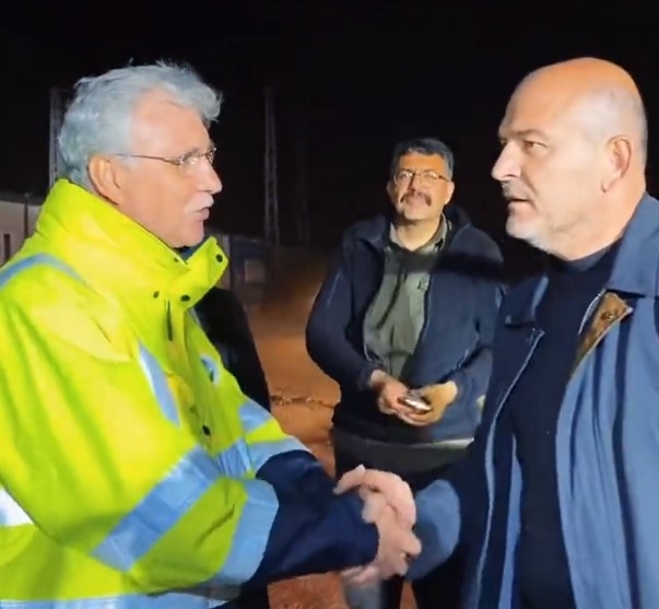 Bakan Soylu, Sakarya Büyükşehirin konteyner kentini ziyaret etti