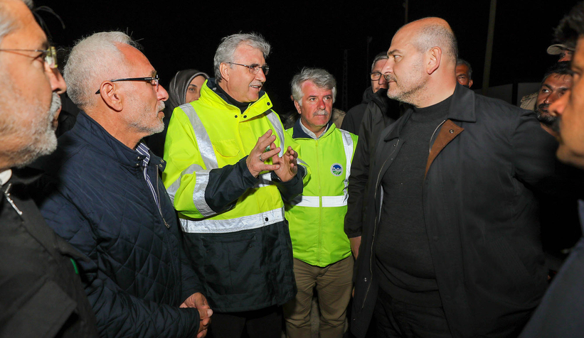 Bakan Soylu, Sakarya Büyükşehirin konteyner kentini ziyaret etti