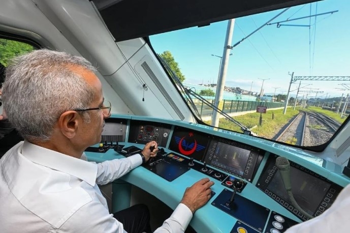 bakan-uraloglu-2-yil-icerisinde-yerli-ve-milli-tren-seti-sayimiz-25e-ulasacakcdyrnwkzb1