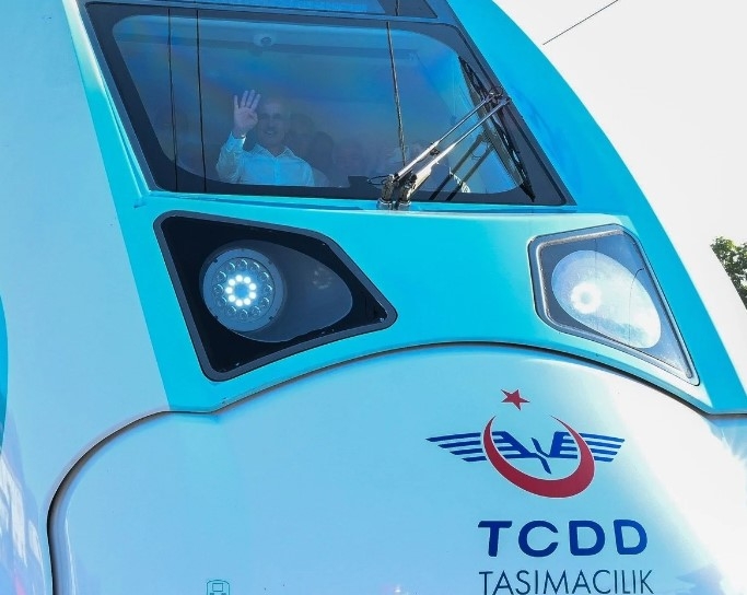 bakan-uraloglu-2-yil-icerisinde-yerli-ve-milli-tren-seti-sayimiz-25e-ulasacakcdyrnwkzb1