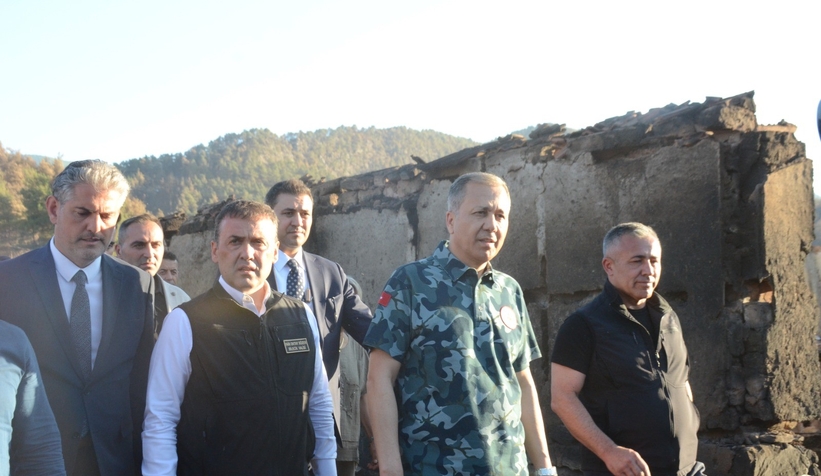 bakan-yerlikaya-orman-yanginindan-zarar-goren-koylerde-inceleme-yaptiy1hldgfjzy