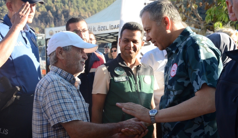 bakan-yerlikaya-orman-yanginindan-zarar-goren-koylerde-inceleme-yaptiy1hldgfjzy
