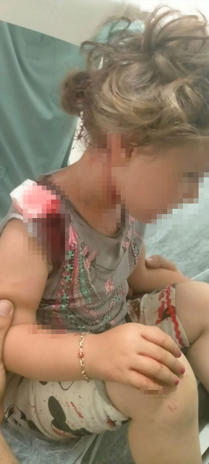 bakimsiz-parkta-salincaktan-dusen-cocuk-olumden-dondudxloa0tqc3