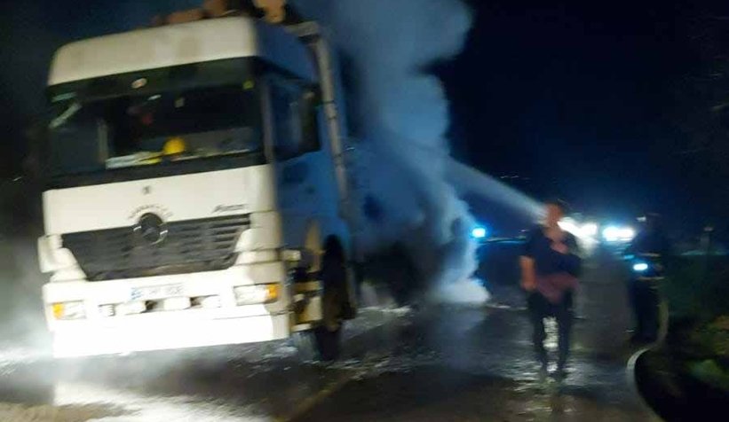 Balataları ısınan kamyon az kalsın kül oluyordu