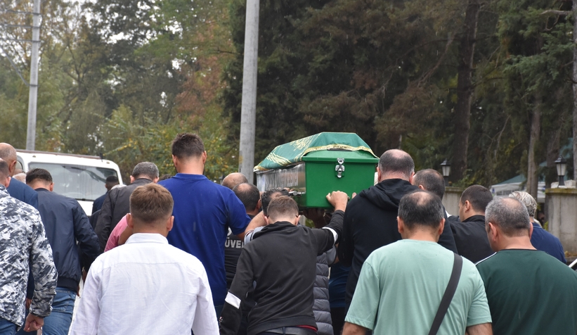 Balayına giderken kazada ölen geline acı veda