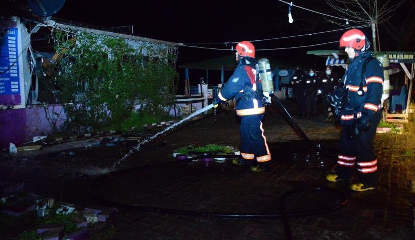 Balık lokantası alev alev yandı