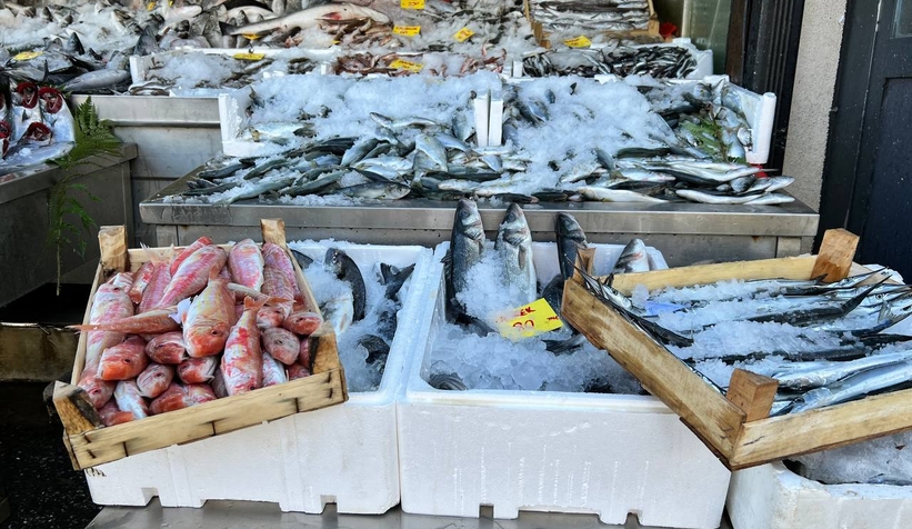 Balıkçı Hüseyin'de tezgahlarda şenlendi, fiyatlar düştü