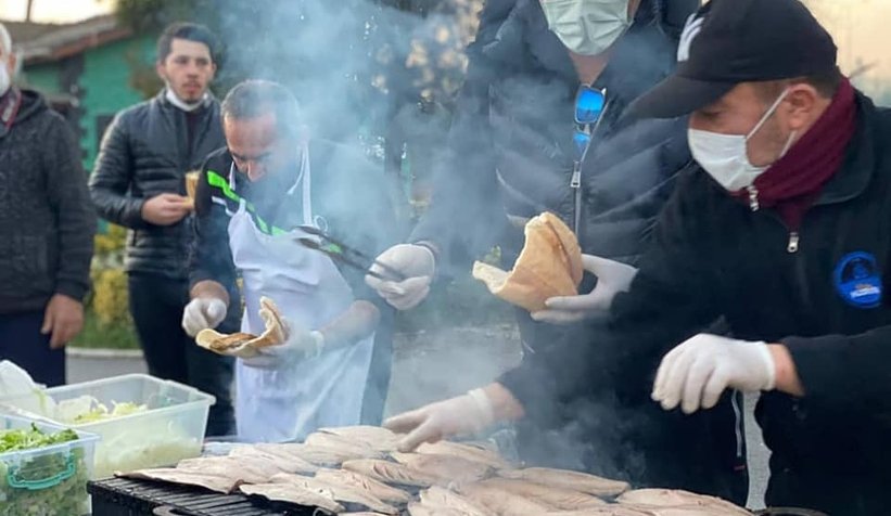 Balıkçı Hüseyin'den futbolculara balık ziyafeti