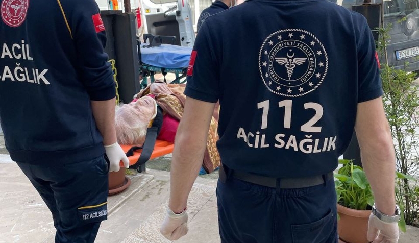 Banyoda düşen Bedriye Teyze’nin hayatını kurtardılar