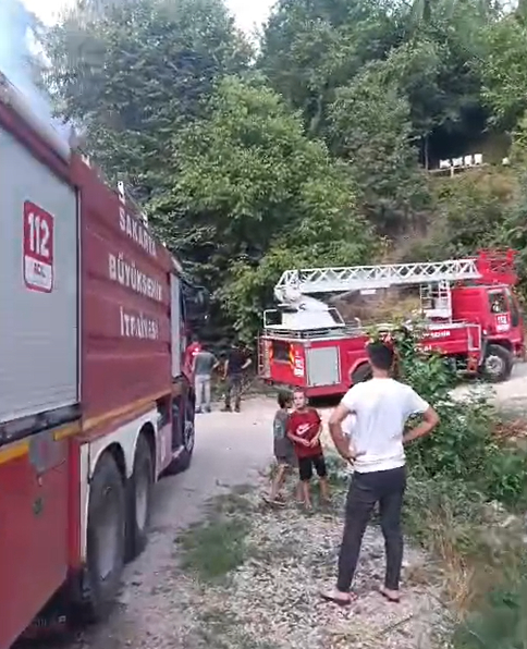 Baraka yandı, fındık ocakları zarar gördü