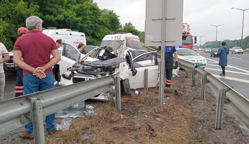 Bariyer aracın içinden geçti: 3 yaralı