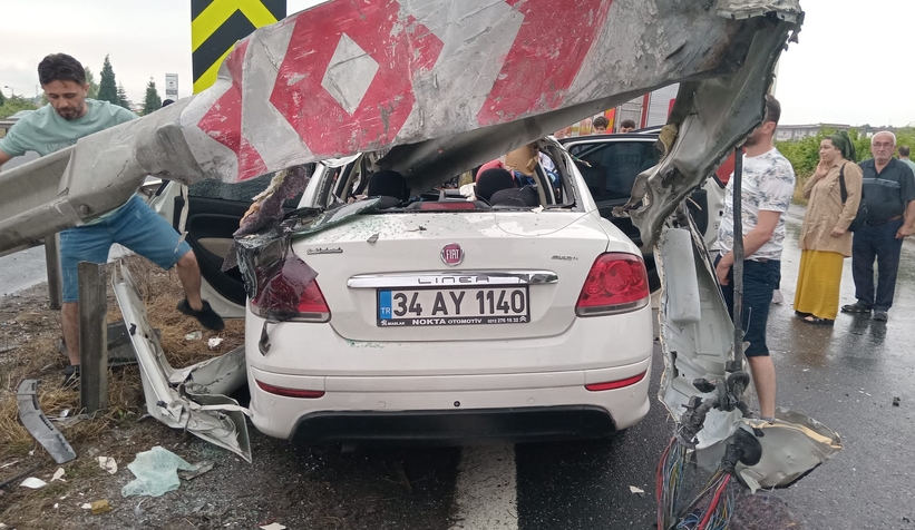 Bariyer aracın içinden geçti: 3 yaralı