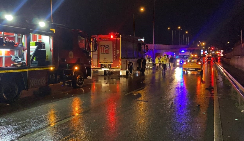 Bariyere çarpan otomobil hurdaya döndü: 2 ölü, 1 yaralı