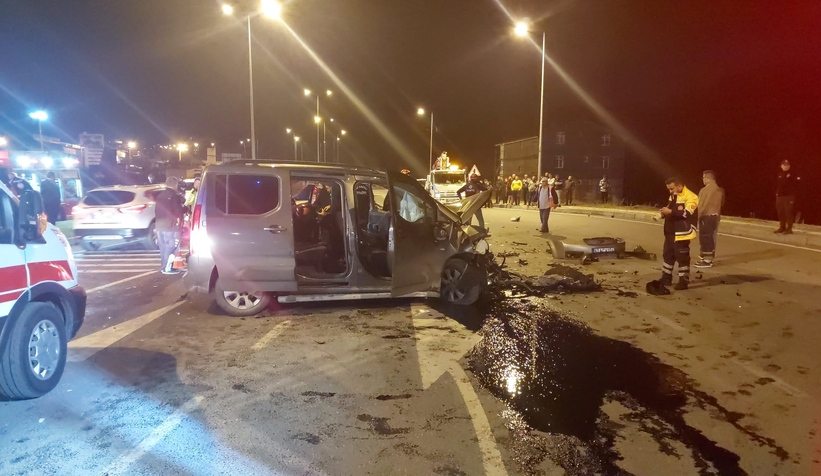 Bariyeri geçip karşı şeride geçti: 1 ölü, 2 yaralı