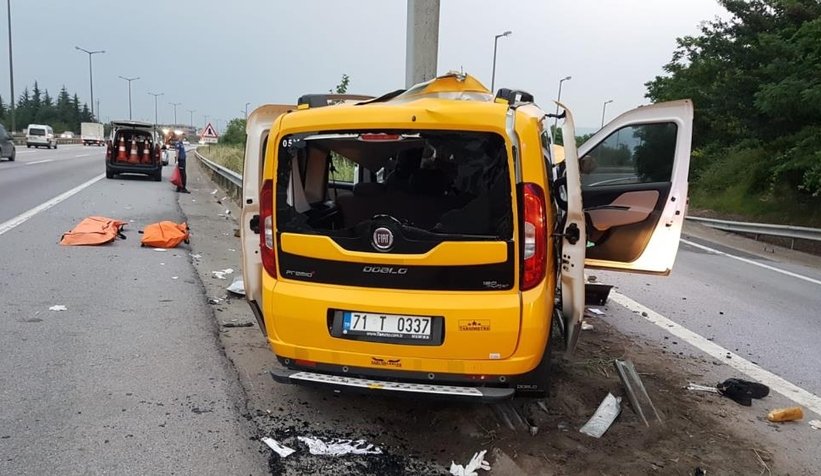 bariyerlere-ok-gibi-saplandi-2-olu-5-yaralingy0wnrouu