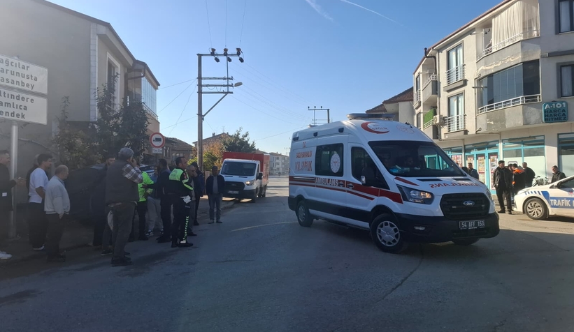 baska-aracla-carpisan-otomobil-duvari-yikip-bahceye-daldim1lmdevnrm