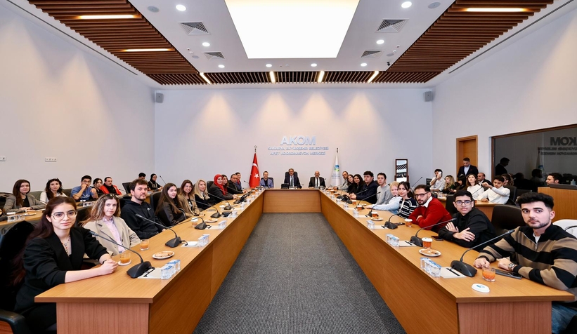 baskan-alemdar-17-ulkeden-gencler-ile-bulusturkjavlryrl