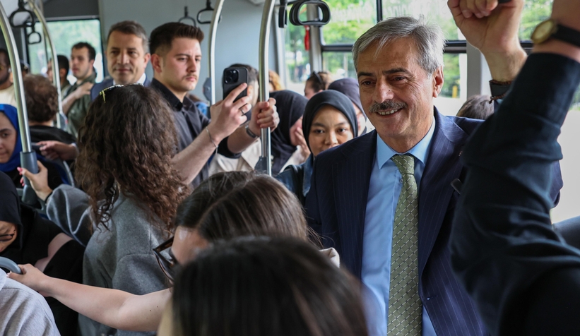 baskan-alemdar-bir-mesai-gununu-universiteli-3-gencle-birlikte-gecirdimexrzupdrj