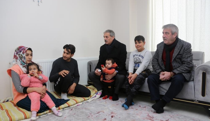 Başkan Alemdar'dan depremzedelere ziyaret