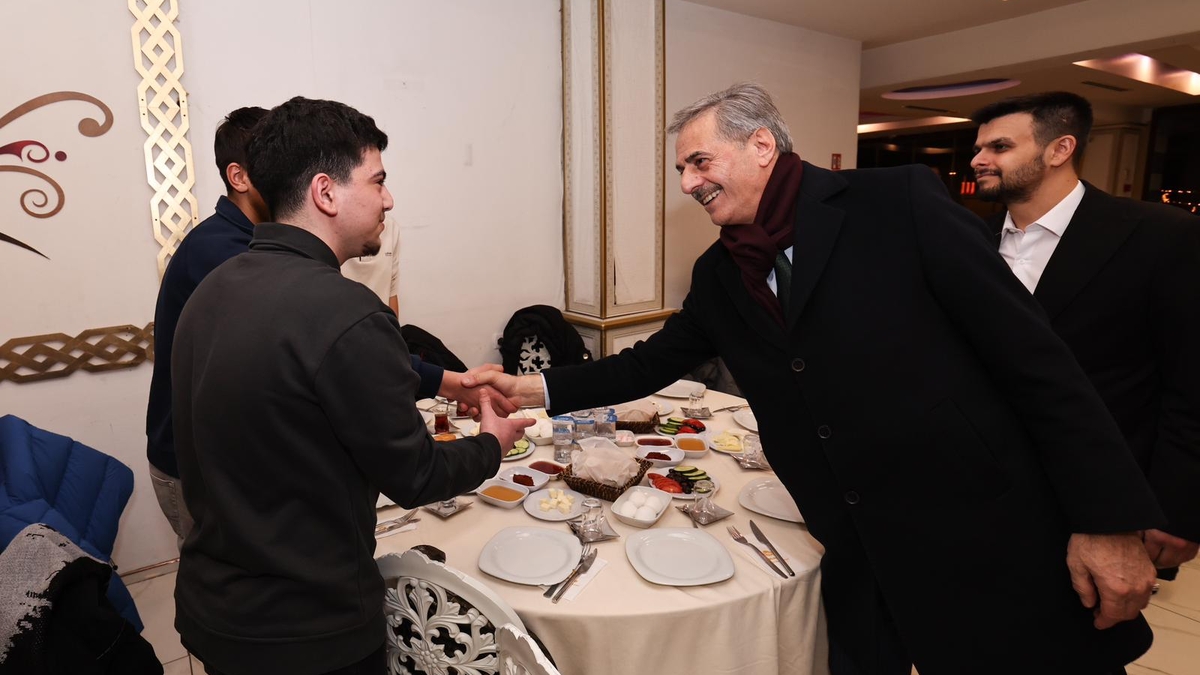 Başkan Alemdar Gençlik Sofrası sahur programına katıldı