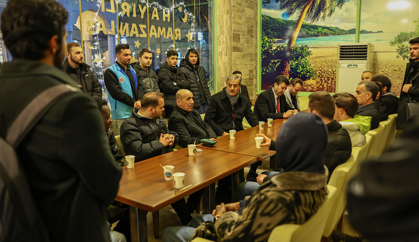 baskan-alemdar-iftarini-universite-ogrencileri-ile-actim2pvsmu2me