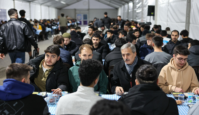 baskan-alemdar-iftarini-universite-ogrencileri-ile-actim2pvsmu2me
