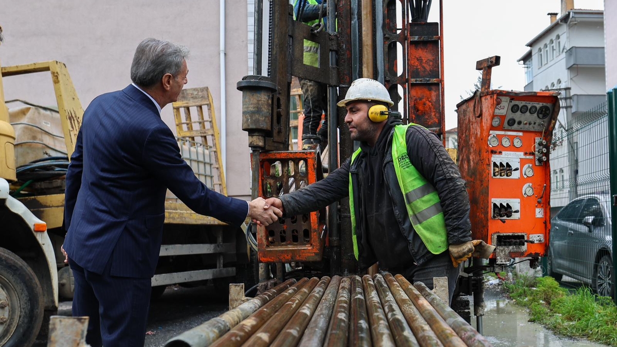 Başkan Alemdar, kentsel dönüşüm çalışmalarını inceledi
