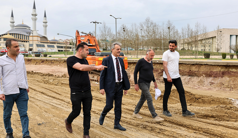 baskan-alemdar-metrobus-hattinda-calismalari-incelediv0zjstavdj