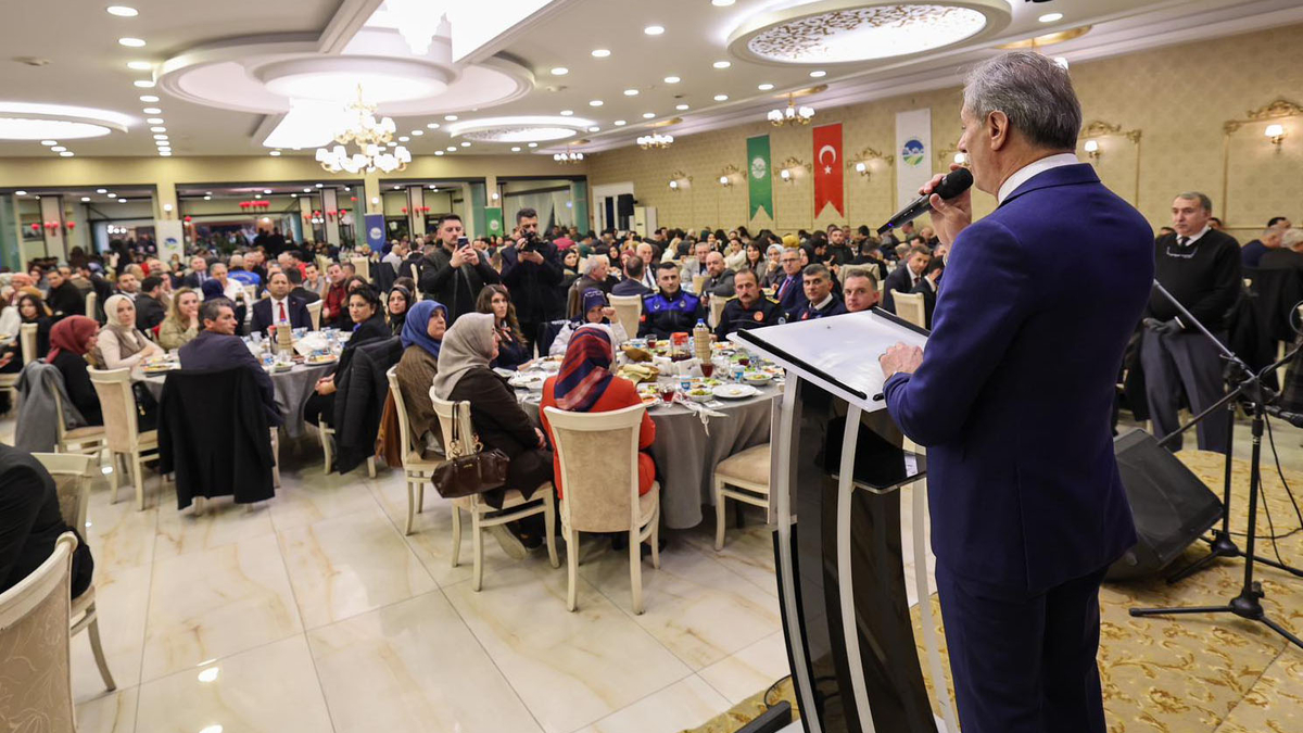 Başkan Alemdar personel ile iftar yaptı