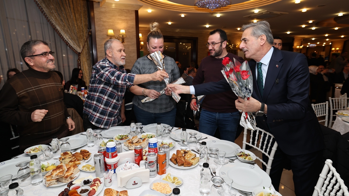 Başkan Alemdar sağlık ailesiyle iftarda buluştu